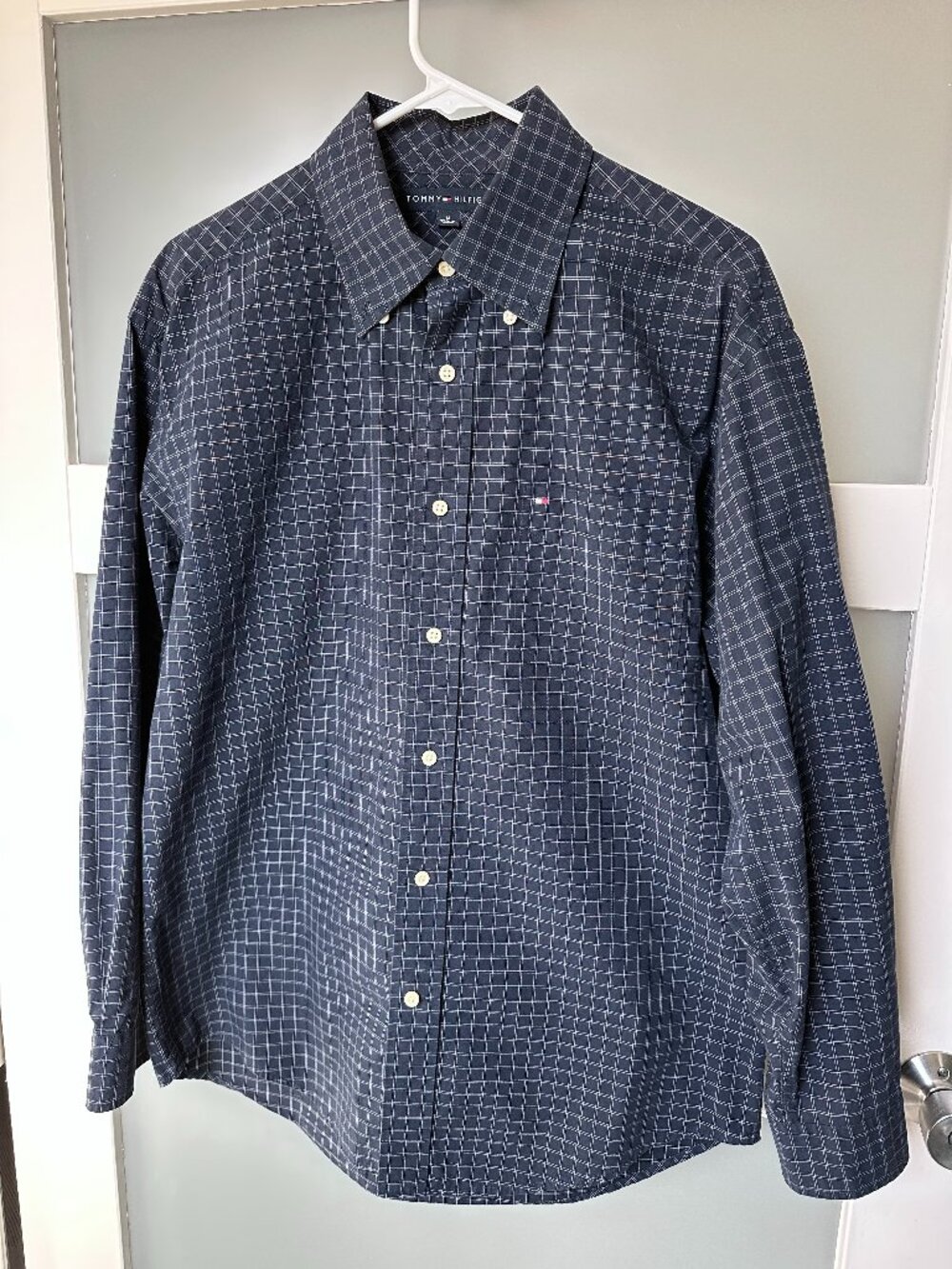 Tommy Hilfiger Men's Medium Navy Blue Long Sleeve Button Down Shirt Checkered